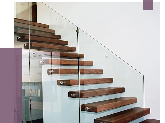 Стеклянные перила для лестницы в Выборге от 14820 руб.