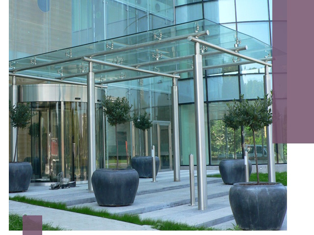 Навесы из стекла на заказ в Выборге — монтаж и установка