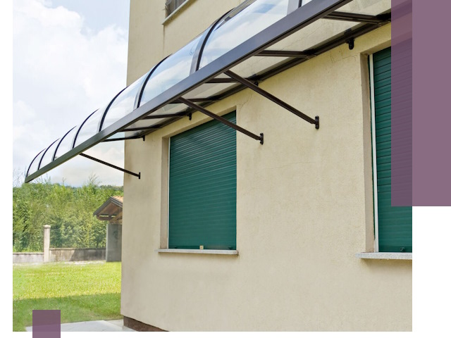 Козырьки над окнами в Выборге — изготовление и монтаж по выгоде